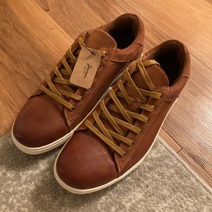 Men’s leather sneaker